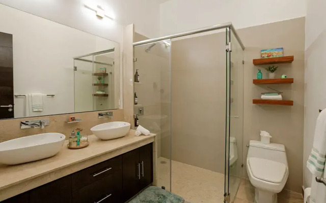 Marvellouse Town House, Terrace, Pool and Golf