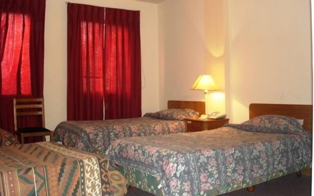 Tiquina Palace Hotel