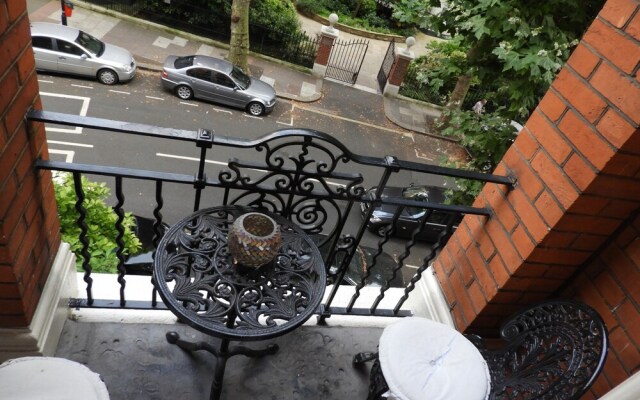 The Knightsbridge Park Tower Apt