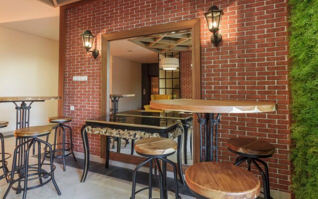 RedDoorz Plus @ CBD Bintaro