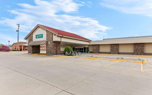 Quality Inn & Suites Columbus