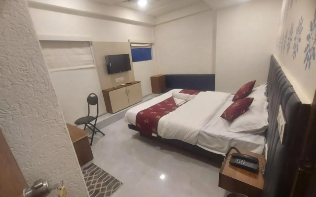 Hotel Avadh Palace