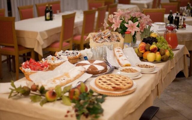 Albergo Tuenno