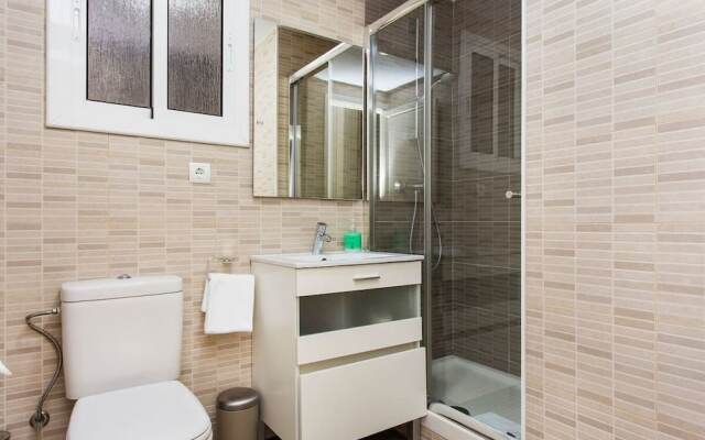 Trendy 3 Bedroom Flat in Central Area