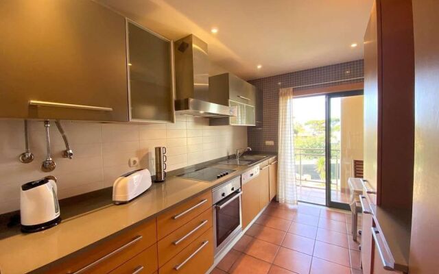 Albufeira Sunny Style With Pool By Homing