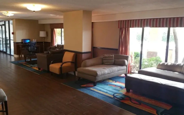 Rodeway Inn & Suites