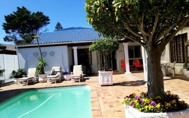 Blouberg Dolphin Inn