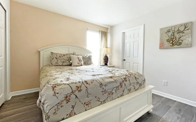 Mariel Oasis 6 Bedroom Home by RedAwning