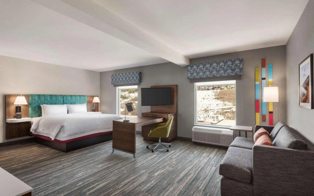 Hampton Inn & Suites by Hilton Kelowna Airport
