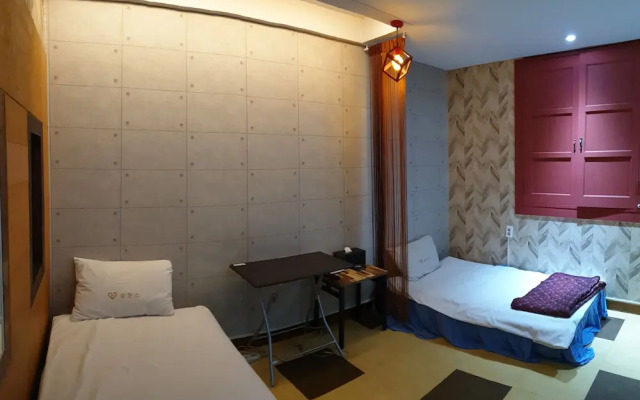 Romance Motel