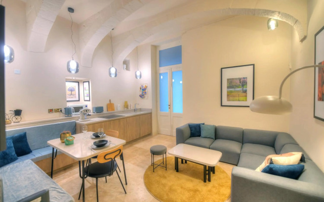 136 - Stylish & traditional 1 bedroom apartment