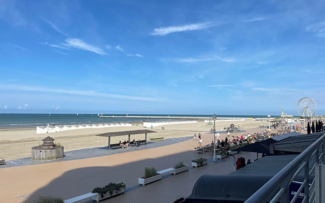 Apartment in Nieuwpoort With sea View