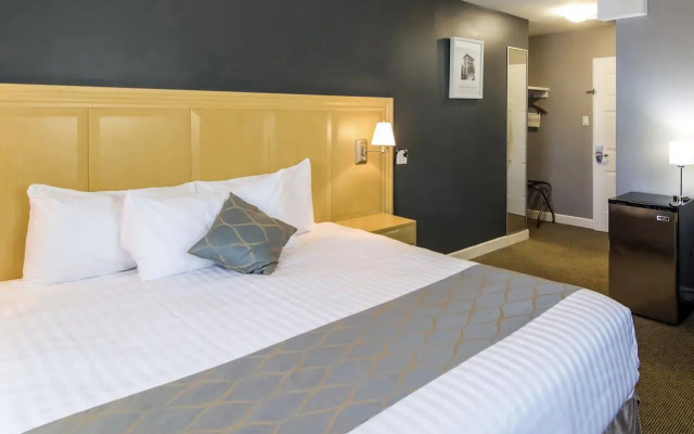 Red Lion Inn & Suites Abbotsford