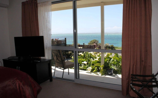 Bluff Ocean Vista Motel