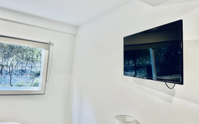 Whispering Gums Lorne Ocean Views Pet Friendly EV Charger – Guest Rooms – Lorne