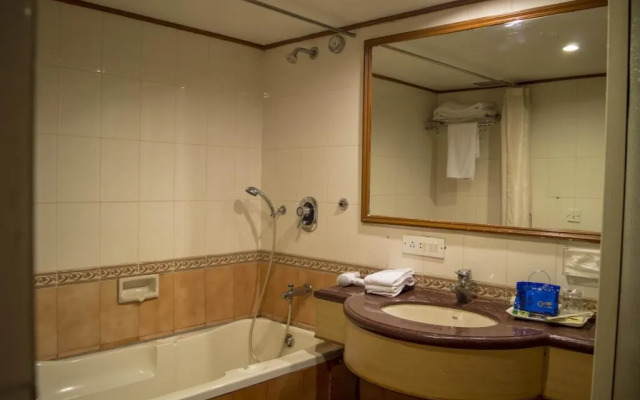 OYO Premium Zone I MP Nagar 2