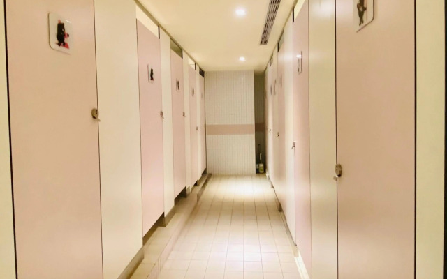 Heybear Capsule Hotel