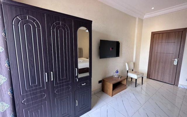 Apartments Plaza Hotel