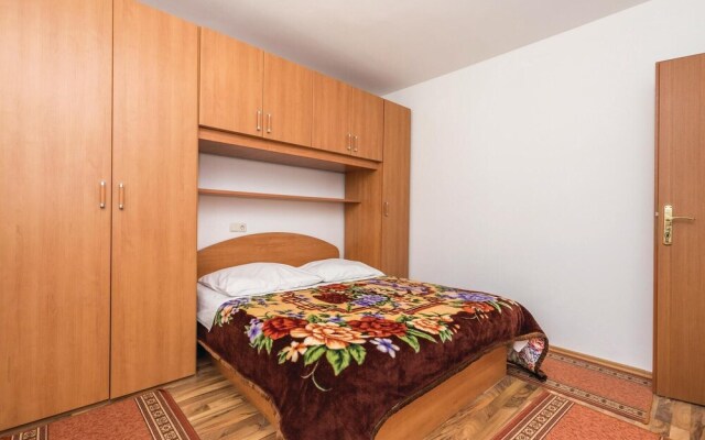 Awesome Apartment in Banjol With Wifi and 2 Bedrooms