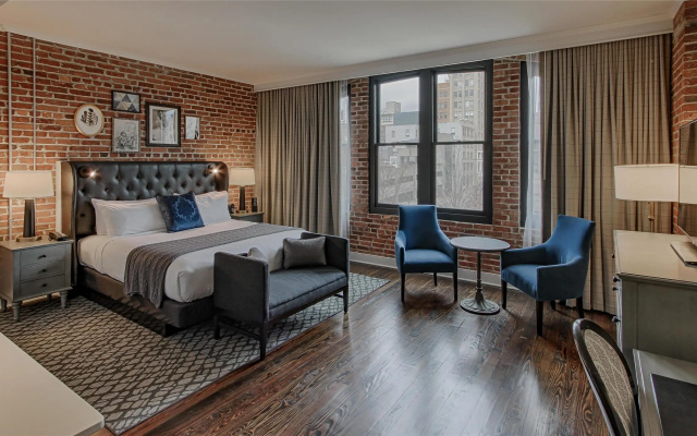 The Foundry Hotel Asheville, Curio Collection by Hilton