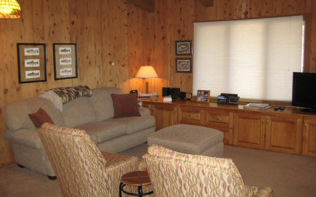 Chateau Sans Nom by Mammoth Reservation Bureau