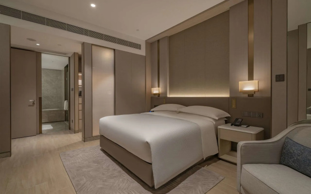 DoubleTree by Hilton Shenzhen Nanshan Hotel & Residences