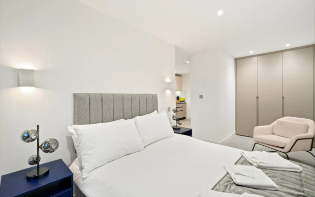 Executive 1 & 2 Bed Apartments in the Heart of London, Free WiFi by City Stay London