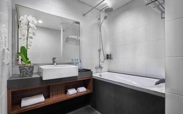 Delonix Hotel Karawang
