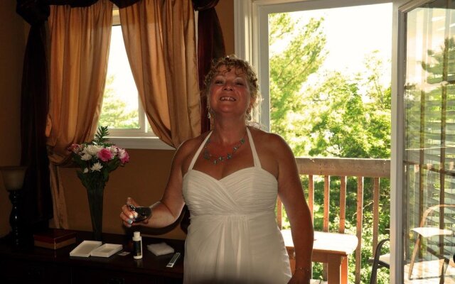 Laughing Waters Bed & Breakfast and Vacation Rental