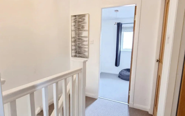 Spacious Family Home In Glasgow