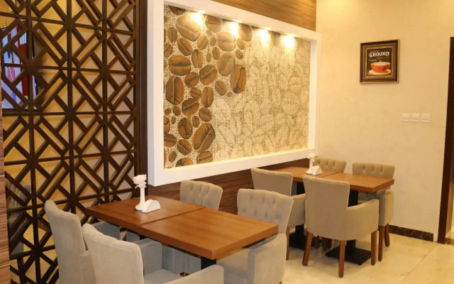 Al-Maali Hotel