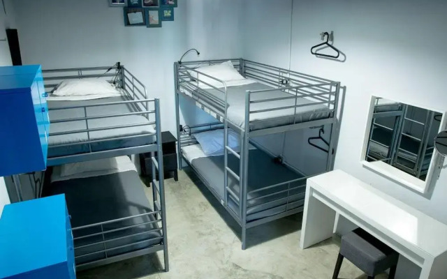 Nomada Urban Beach Hostel - Adults Only