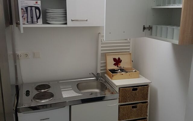 Fox-Box Apt.