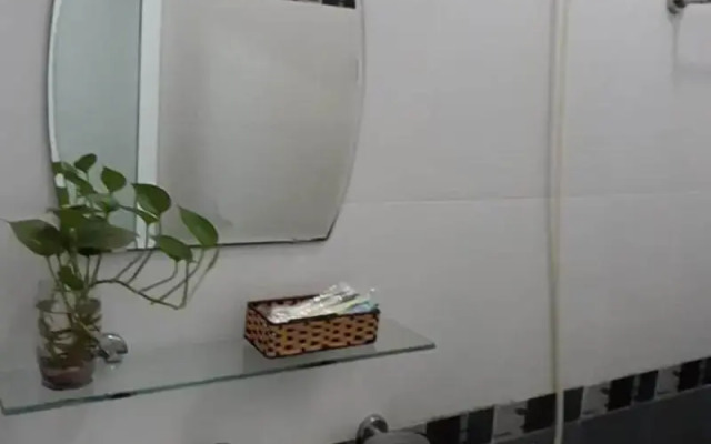 Queen Pearl Hostel