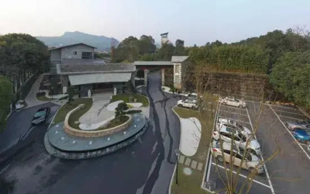 Qi Ming Xing Hot Spring Hotel