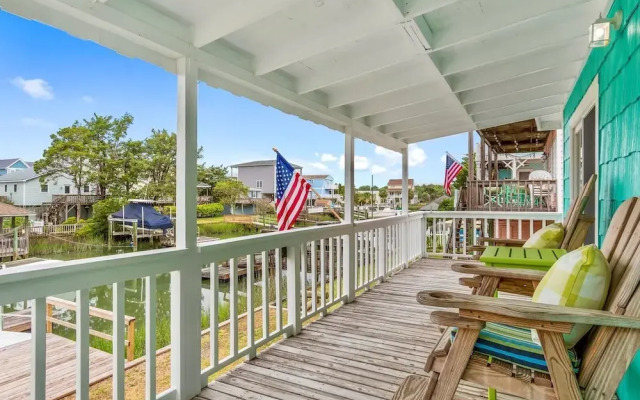 The Marlin House / 143 Marlin Drive 3 Bedroom Home