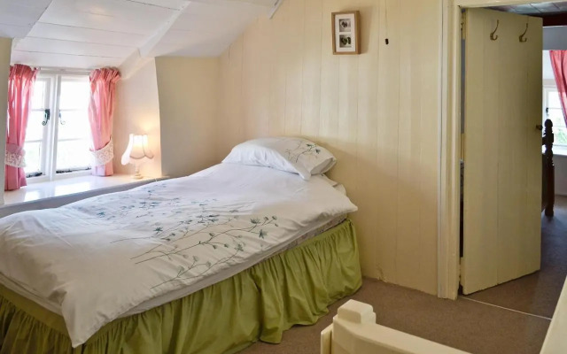 Pillar Box Cottage