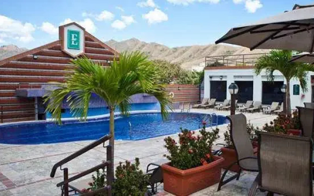 Embassy Suites Valencia Downtown