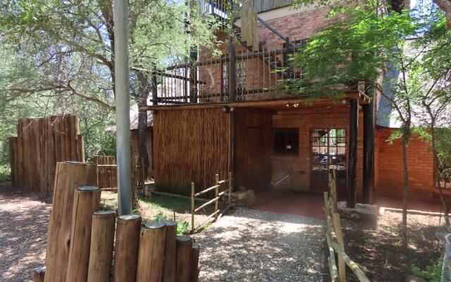 Bush and Gables Lodge