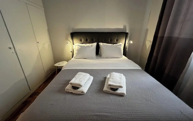Caryatids Luxury Apartment