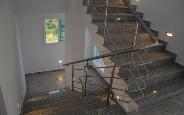 Mihalis Apartments