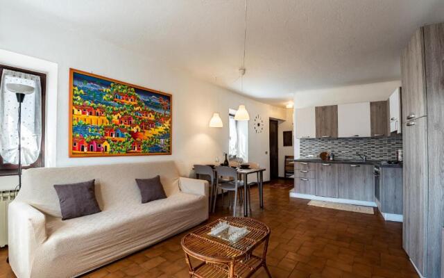 Apartment in a hamlet with lake view - Larihome A05