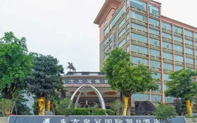 Oriental Crown Holiday Hotel