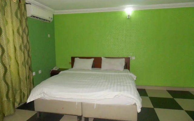 Vic James Apartments