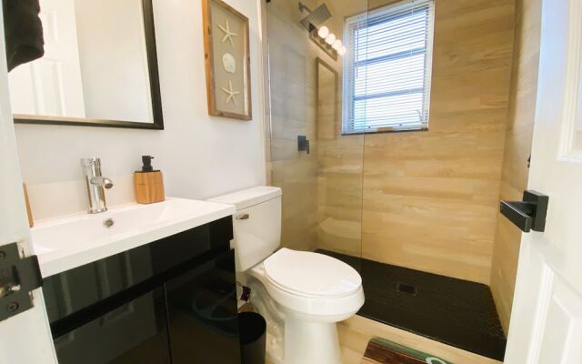 Pompano Beach Delight Retreat 5' Beach