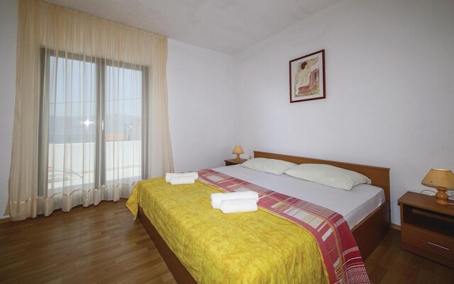 Nice Home in Slatine With Wifi and 5 Bedrooms