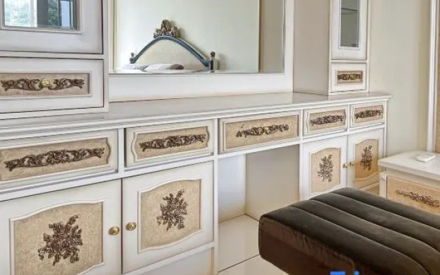 Luxury 2BR Apt Menteng w/ Pool, WiFi & Gym