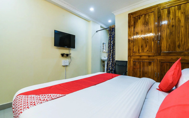 Sri Jaya Guesthouse By OYO Rooms