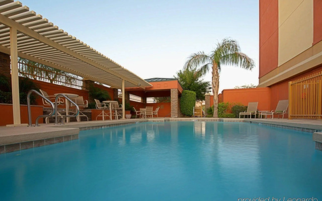 Holiday Inn Express & Suites Tempe by IHG