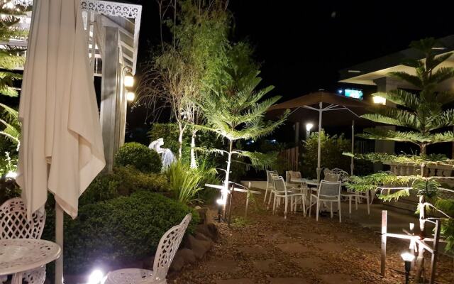 Toobs Hostel - Adults Only